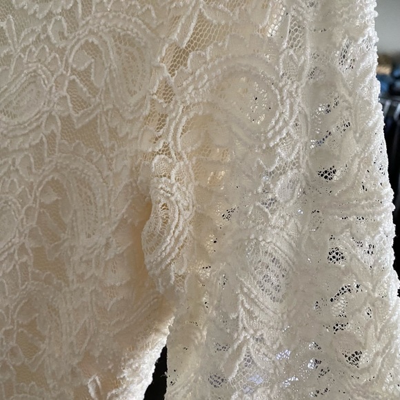 Cream Lace Fitted Dress - Picture 3 of 4